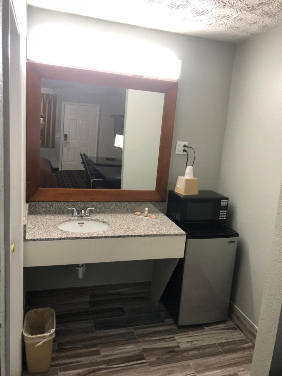 Walton Inn Monroe Buitenkant foto